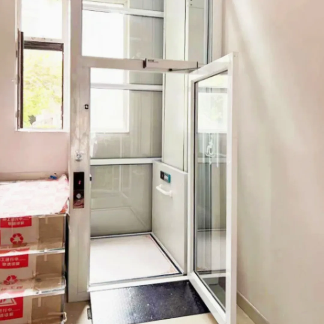 Elevador PCD instalado em prédio de São Paulo